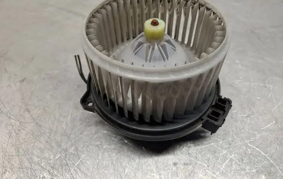 Subaru Legacy Heater fan/blower 2727000222