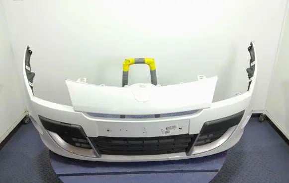 Renault Megane III Front bumper