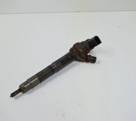 Skoda Octavia Mk3 (5E) Fuel injector 04L130277G