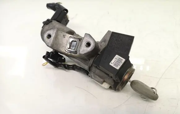 Toyota Avensis T250 Ignition lock N0501517 N0501518 8978305010