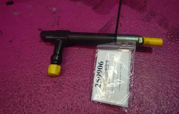 Mazda Premacy Fuel injector 7390