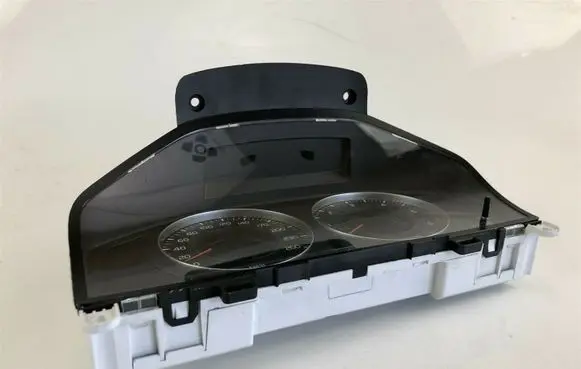 Volvo V70 Speedometer (instrument cluster) 31270899AA H2084