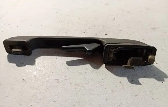 Volkswagen Golf III Front door exterior handle 632259