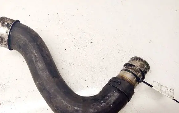 Volkswagen Touareg I Intercooler hose/pipe 