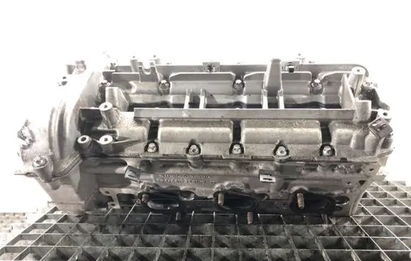Jeep Grand Cherokee (WK) Engine head A6420106720