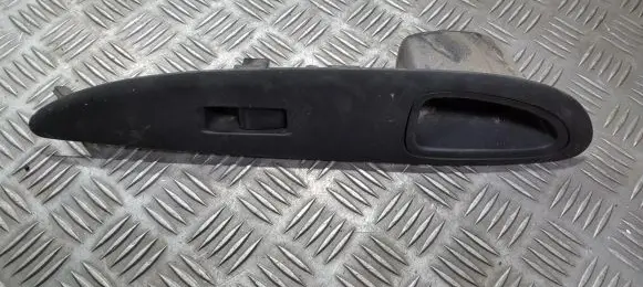 Nissan Primera Electric window control switch 80951av700
