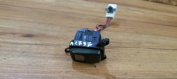 Mazda 626 Hazard light switch