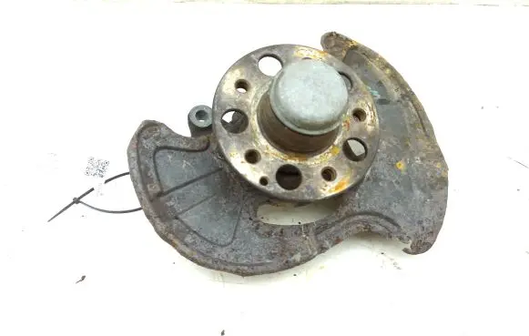 Mercedes-Benz SLK R171 Front wheel hub 20900