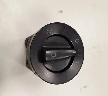 Volkswagen Golf IV Light switch