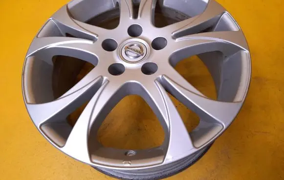 Nissan Qashqai R17 alloy rim KBA49765