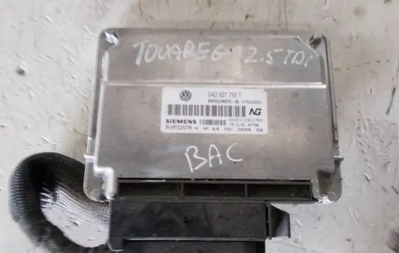 Volkswagen Touareg I Transfer box differential control unit 0AD927755T