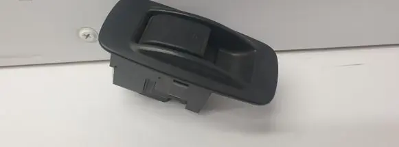Toyota Corolla Verso AR10 Electric window control switch 848010F030 54035228