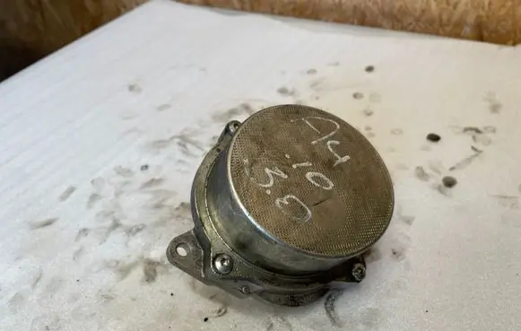 Audi A4 S4 B8 8K Vacuum pump 057145100AF