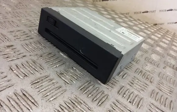 Lexus RX 330 - 350 - 400H Navigation unit CD/DVD player 8684148060