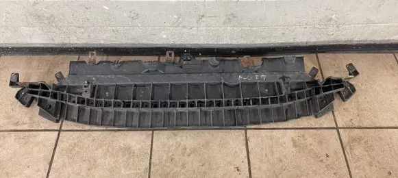 Front bumper skid plate/under tray