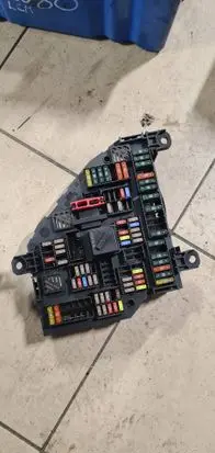 BMW 5 F10 F11 Fuse module 9234423