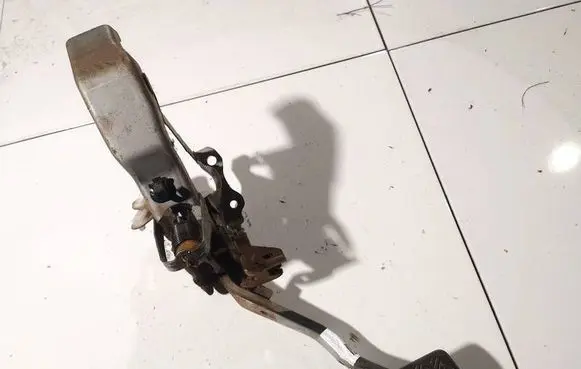 Opel Astra G Brake pedal 