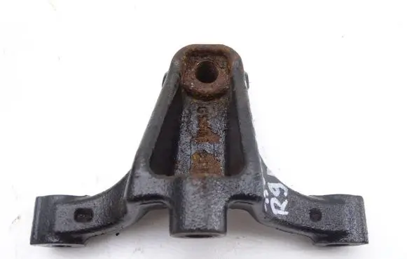 Opel Vivaro Engine mounting bracket