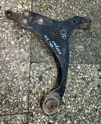 Opel Zafira B Front lower control arm/wishbone