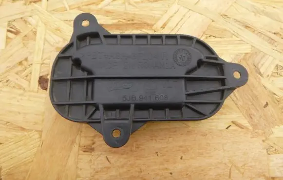 Skoda Rapid (NH) Headlight/headlamp dust cover 5JB941608