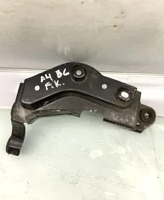 Audi A4 S4 B6 8E 8H Intercooler pipe mounting bracket 8E0145818F