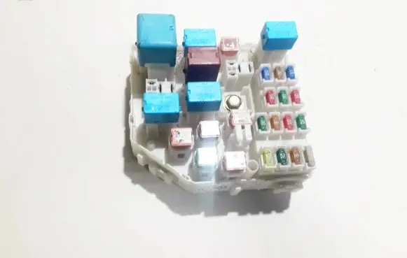 Toyota RAV 4 (XA20) Fuse box set 9098702027
