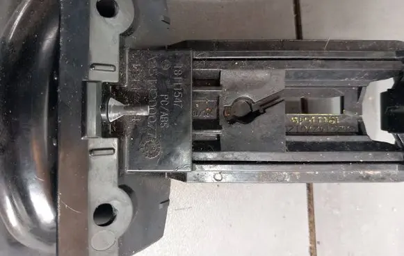 Mercedes-Benz ML W164 Hand brake release handle A2514200077