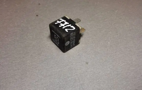 Volkswagen Golf IV Other relay 141951253B