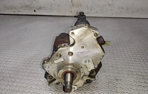 Renault Laguna II Fuel injection high pressure pump 8200108225 0445010075