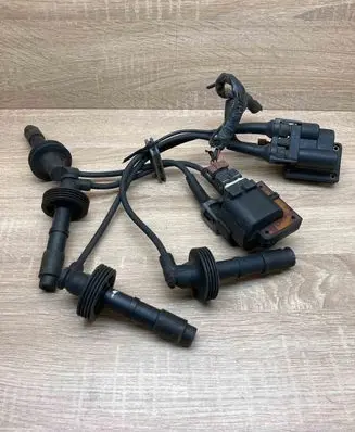 Renault Megane I High voltage ignition coil 7700850999 2526111A