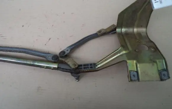 Renault 19 Front wiper linkage and motor