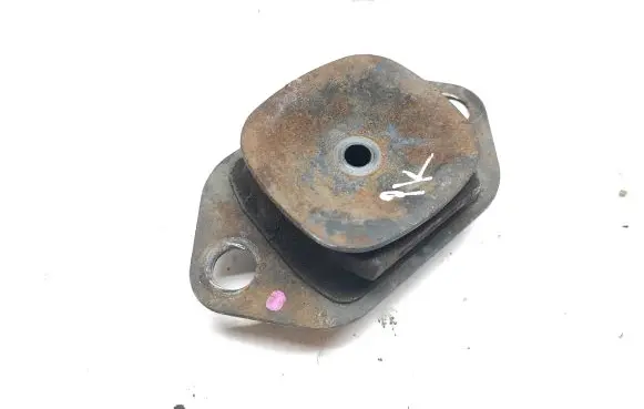 Nissan NV300 Gearbox mount