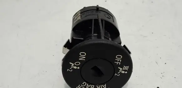 Passenger airbag on/off switch