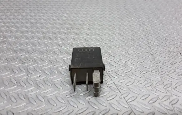 Audi A3 S3 8P Other relay 4H0951253C