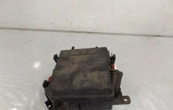 Renault Megane III Fuse box cover