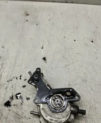 Volkswagen Polo V 6R Vacuum pump