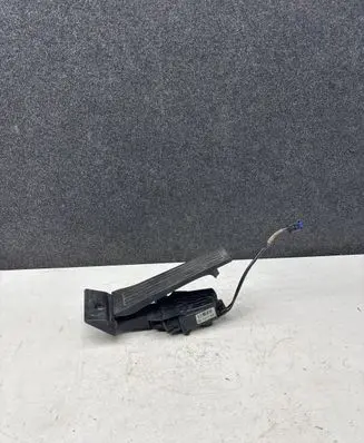 Hyundai Tucson TL Accelerator throttle pedal D78