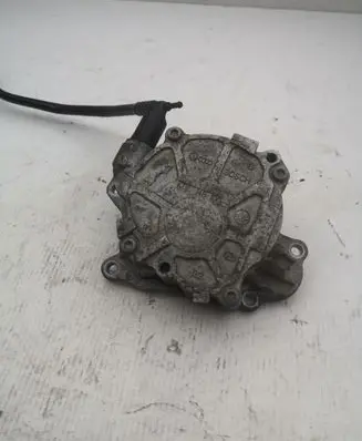 Volkswagen Tiguan Vacuum pump 03L145100