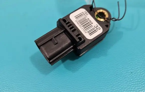 Toyota Avensis T270 Fuel cut-off switch 89831-0W060 IMPRK1397240