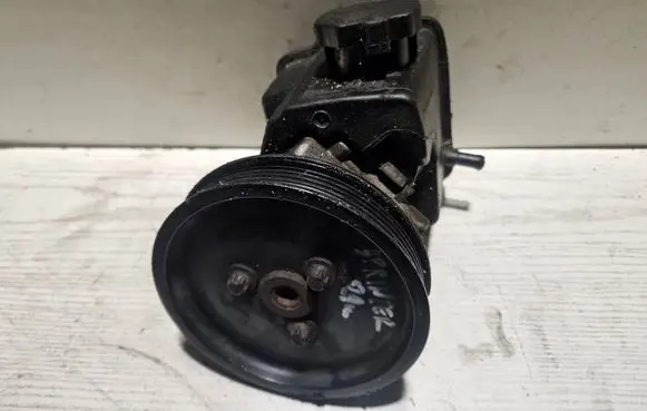 Mercedes-Benz C W203 Power steering pump A6112300115 M35GF20