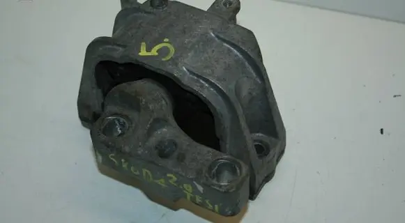Skoda Octavia Mk2 (1Z) Engine mount bracket 1K0199262A