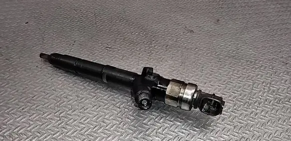 Nissan Almera Tino Fuel injector 16600BN800 02E00396