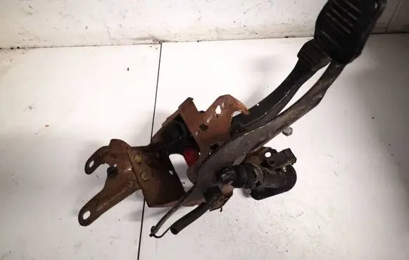 Ford Cougar Brake pedal 97bg2455aa 97bg-2455-aa