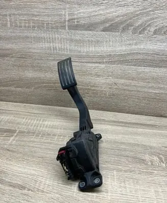 Mazda 3 I Accelerator throttle pedal 4M519F836AG 6PV00864101