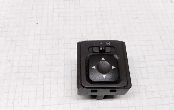 Mitsubishi Space Runner Wing mirror switch MR190956