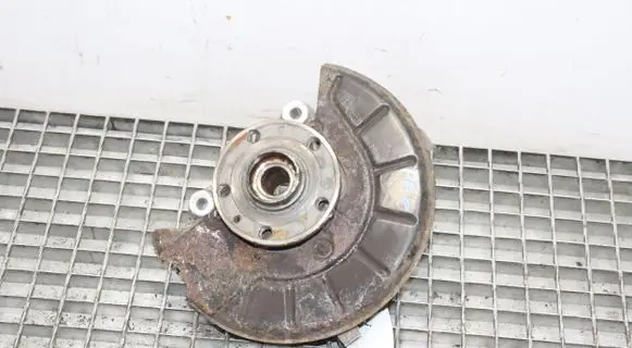 Volkswagen PASSAT B7 Front wheel hub