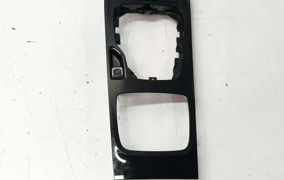 Opel Insignia B Gear shifter surround trim plastic 39126636