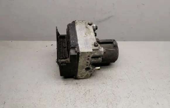 Audi A4 S4 B5 8D ABS Pump 0265214002 8D0614111