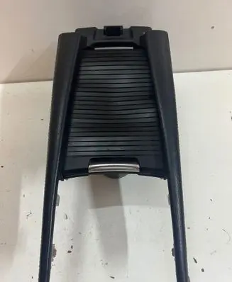 Mazda 3 III Center console 