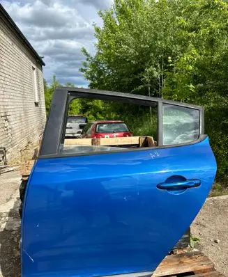 Renault Megane III Rear door